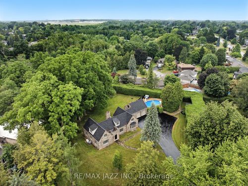 690 Bessborough Dr, Oshawa, ON, L1G4H2 | Card Image