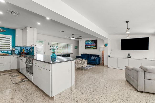 301 Linda Ln, House other with 3 bedrooms, 2 bathrooms and null parking in West Palm Beach FL | Image 8