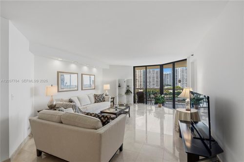 803-20191 E Country Club Dr, Aventura, FL, 33180-3012 | Card Image