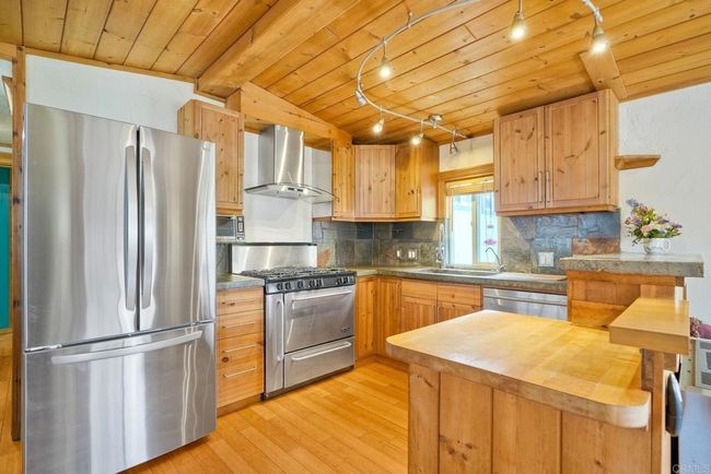 SPC-35 - 123 Jasper St, Home with 2 bedrooms, 1 bathrooms and 1 parking in Encinitas CA | Image 9
