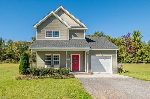 112 S Court St, Windsor, VA, 23487-9422 | Card Image