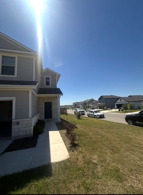 100 Drifter Ln, Jarrell, TX, 76537-0748 | Card Image