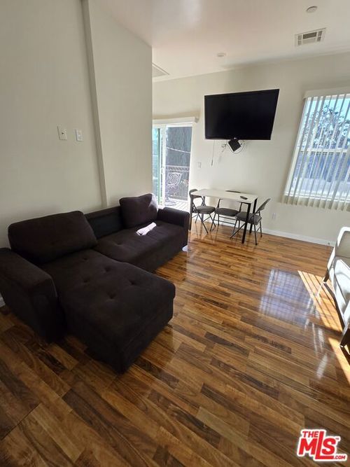 a-609 W Doran St, Glendale, CA, 91203-1625 | Card Image