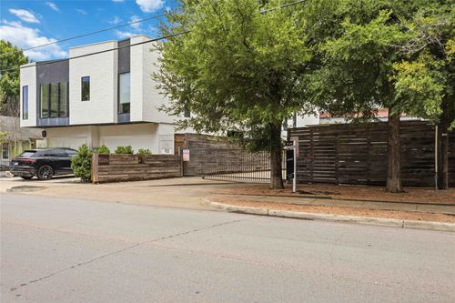 207-5111 Manett St, Dallas, TX, 75206-6671 | Card Image