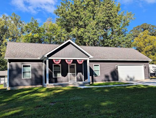 200 Perry St, Montrose, MI, 48457-9168 | Card Image