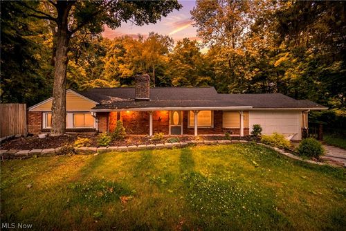 7218 Grove Ave, Oakwood Village, OH, 44146-5711 | Card Image