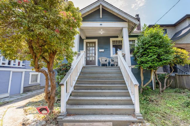 2936 W 41 St Avenue, House other with 4 bedrooms, 2 bathrooms and 2 parking in Vancouver BC | Image 2