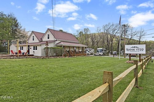 100 S Railroad Ave, Damascus, VA, 24236-2163 | Card Image