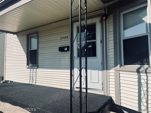 21485 Blackmar Ave, Warren, MI, 48091-2806 | Card Image