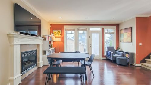 203 E 18th St, North Vancouver, BC, V7L2X7 | Card Image