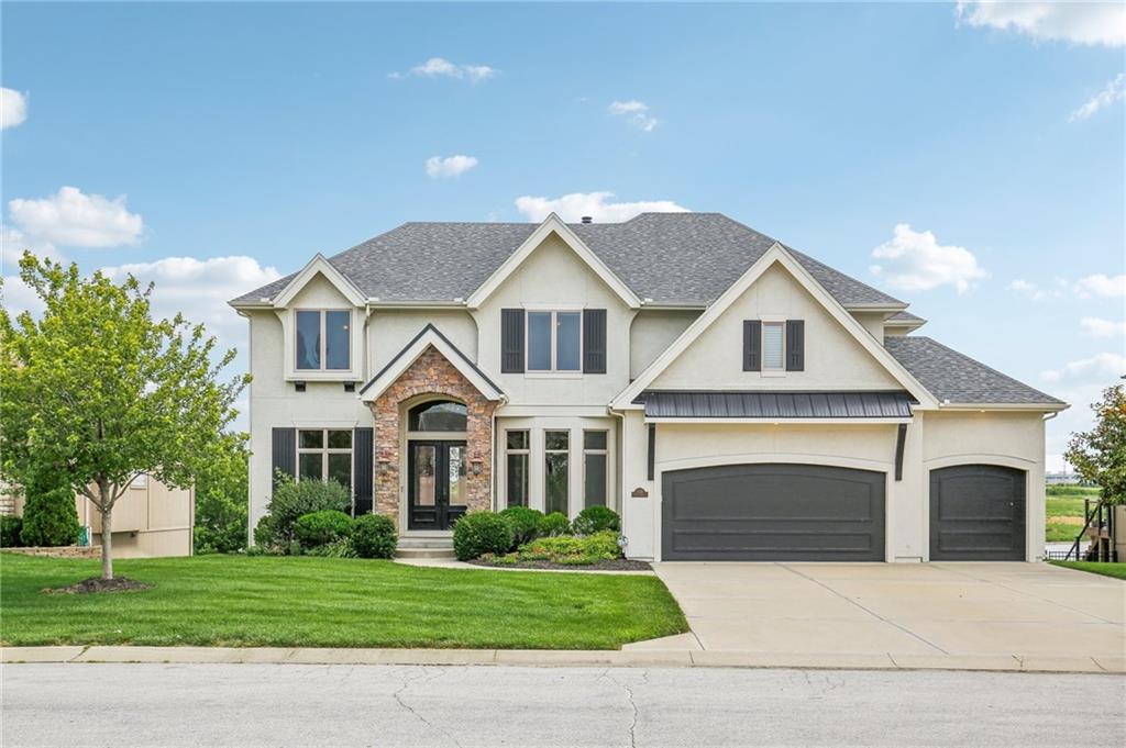 Vivian Dr, Warrensburg, MO 64093