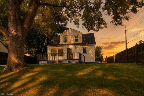 1626 13th St Se, Massillon, OH, 44646-8110 | Card Image