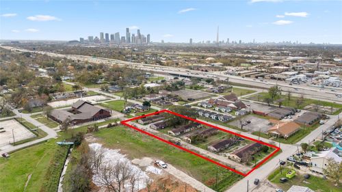 3121 Brewster St, Houston, TX, 77026-5003 | Card Image