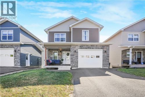 45 Weaver'S Way, Fredericton, NB, E3A3P8 | Card Image