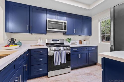 apt-193-740 Breeze Hill Rd, Vista, CA, 92081-4311 | Card Image