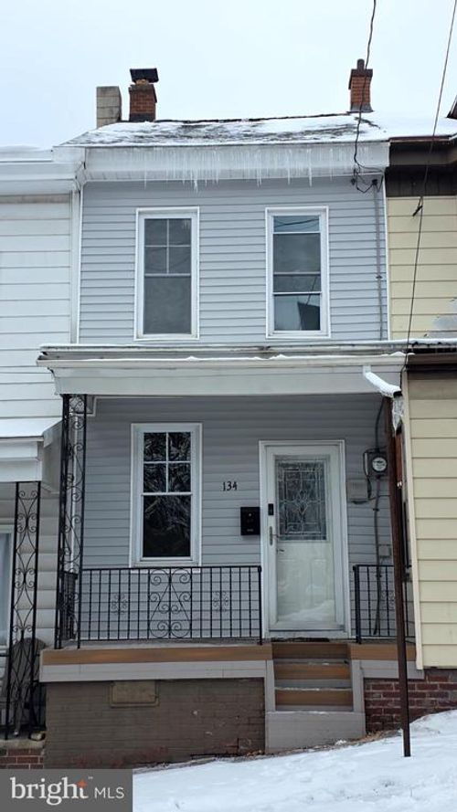 134 S White St, SHENANDOAH, PA, 17976-2373 | Card Image