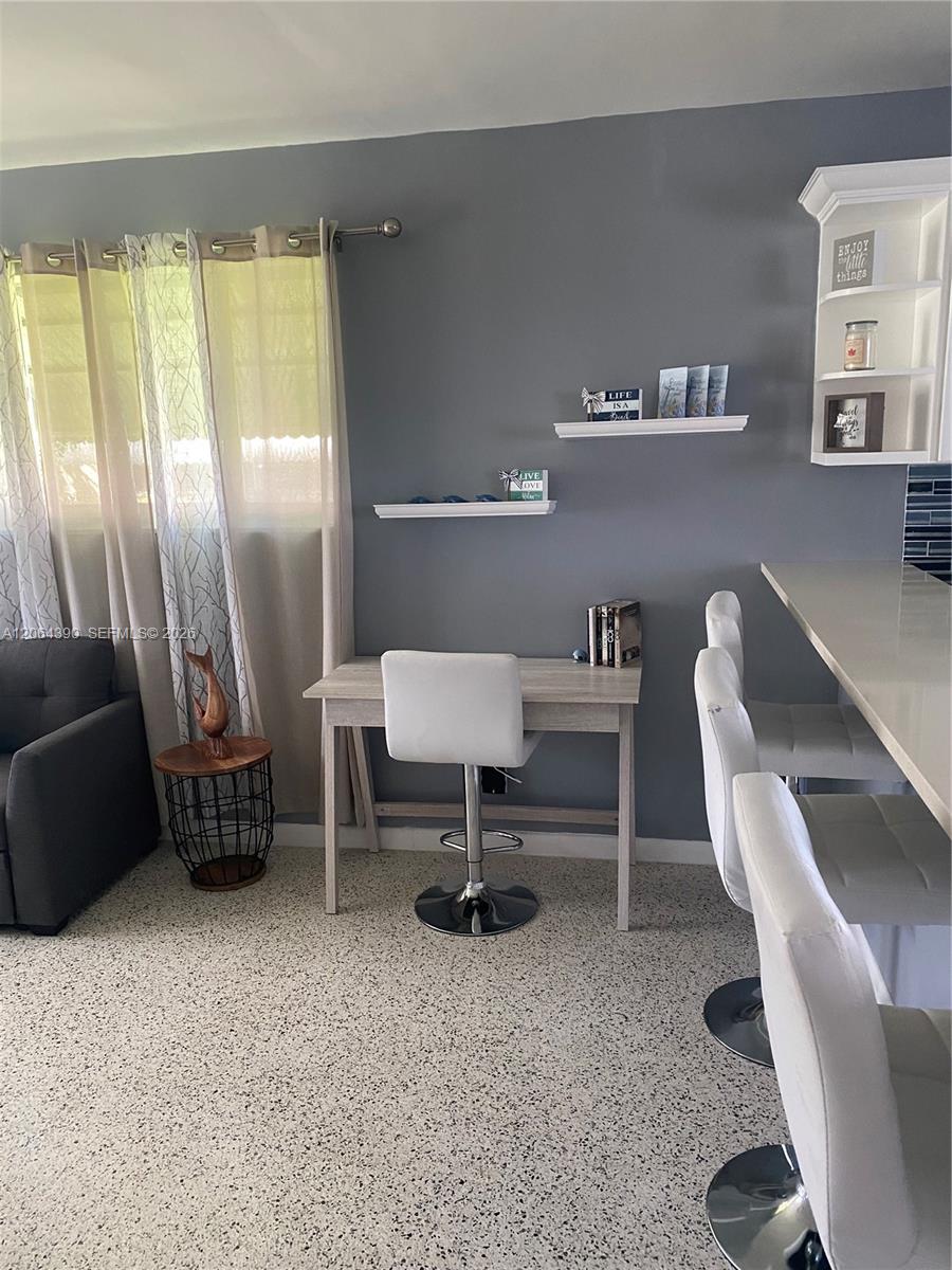 Residential Lease in Hollywood 3