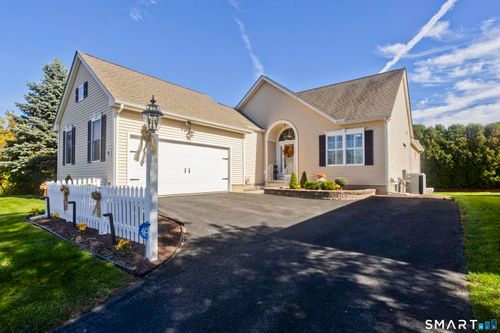 26-26 Ross Way, Windsor Locks, CT, 06096 | Card Image