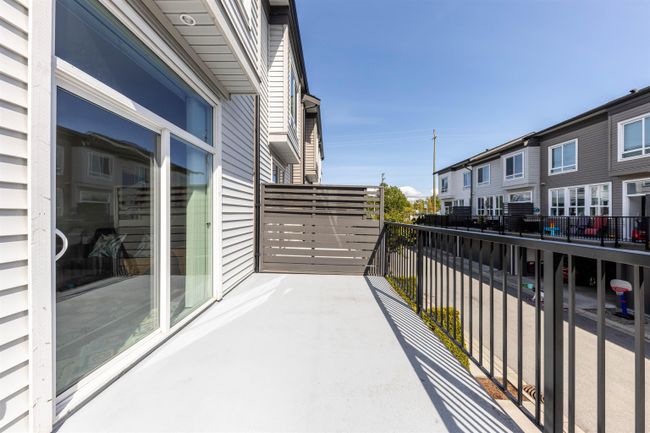 12 - 15938 27 Avenue, Townhouse with 3 bedrooms, 2 bathrooms and null parking in Surrey BC | Image 23
