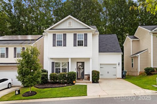7621 Mockernut Dr, Charlotte, NC, 28215-7619 | Card Image