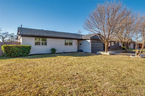 3072 Mark Twain Dr, Farmers Branch, TX, 75234-2132 | Card Image