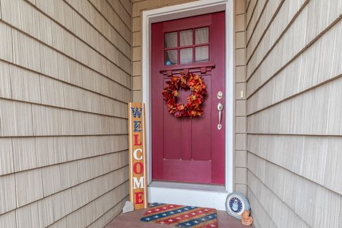 b-12 Manor Dr, Hooksett, NH, 03106-1729 | Card Image