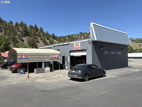 803 S Canyon Blvd, John Day, OR, 97845-1056 | Card Image