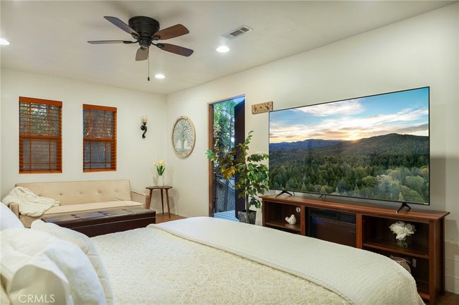 31353 Lightfoot Way, House other with 5 bedrooms, 3 bathrooms and null parking in Running Springs CA | Image 40
