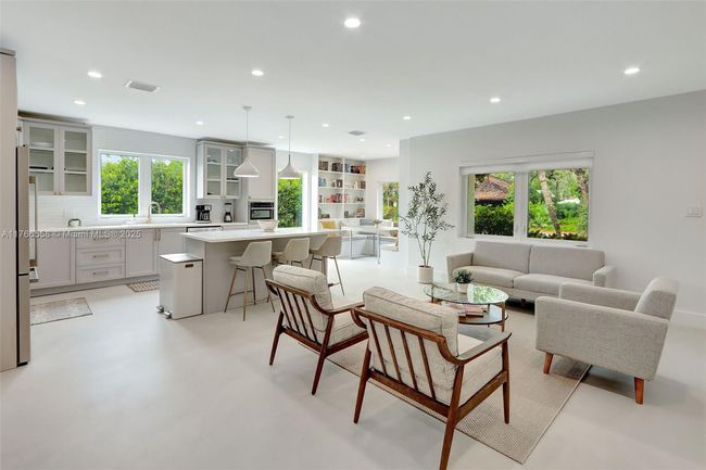 646 Ne 114 Th St, House other with 3 bedrooms, 2 bathrooms and null parking in Biscayne Park FL | Image 4