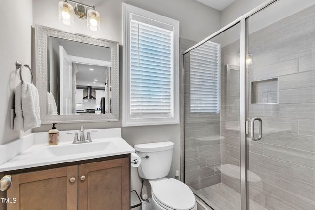 1st Floor Bath | Image 18