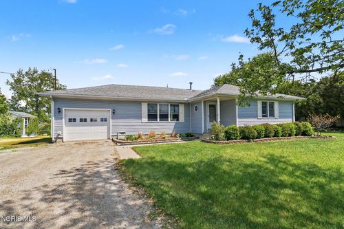 15460 Bishop Rd, Bowling Green, OH, 43402-9419 | Card Image