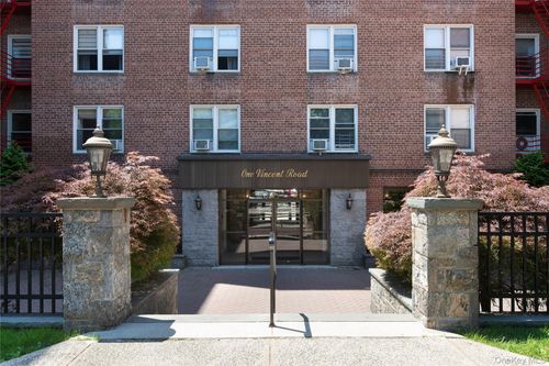 1c-1 Vincent Road, Yonkers, NY, 10708 | Card Image