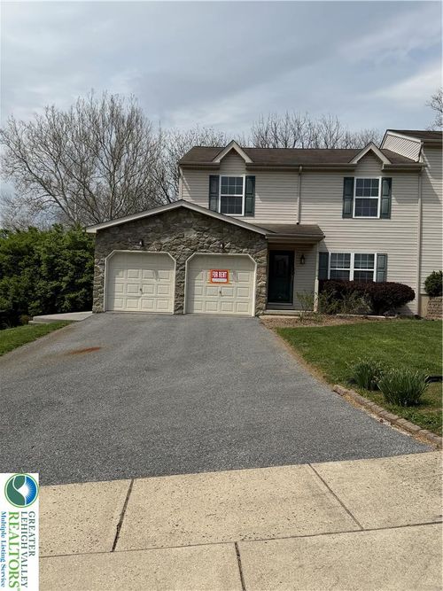 212 Jeffrey Ln, NORTHAMPTON, PA, 18067-1079 | Card Image