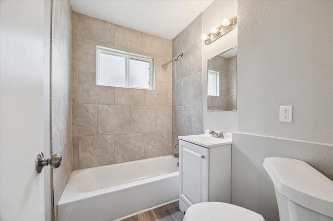 210 Laurel St, House other with 4 bedrooms, 2 bathrooms and null parking in Lake Jackson TX | Image 10