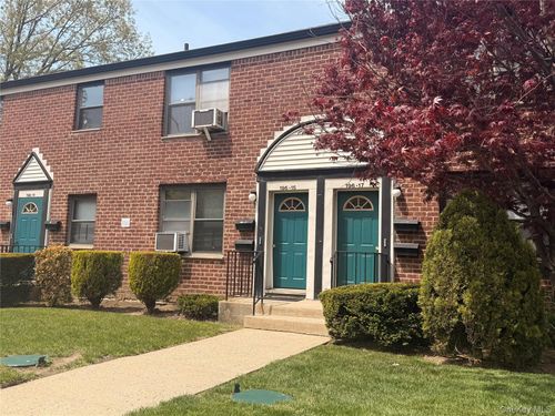 2-196-15 69th Ave, Fresh Meadows, NY, 11365-4032 | Card Image