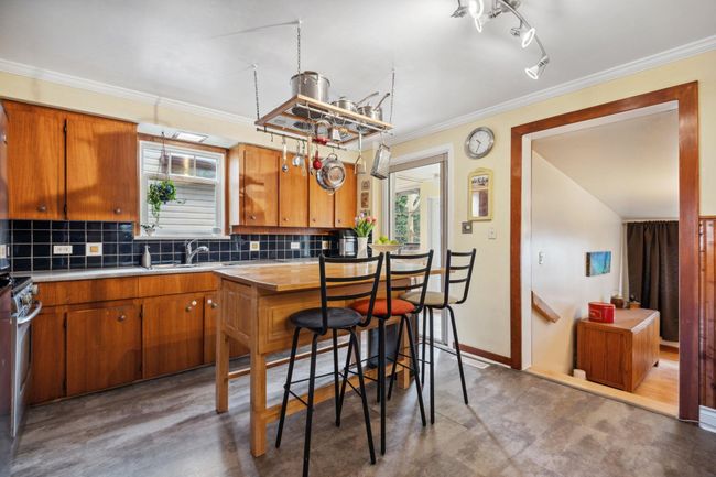 1216 Edinburgh St, House other with 5 bedrooms, 3 bathrooms and 2 parking in New Westminster BC | Image 14