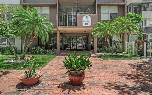 rp912-777 S Federal Highway, Pompano Beach, FL, 33062 | Card Image