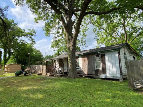 6538 Railroad St, Wallis, TX, 77485-9186 | Card Image