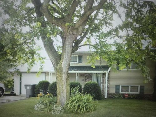 717 3rd Ave Ne, Oelwein, IA, 50662-1221 | Card Image