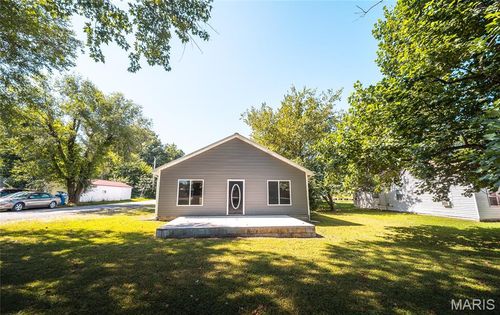 230 E Highway 32, Licking, MO, 65542-9047 | Card Image