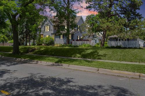 2005 State St, La Crosse, WI, 54601-3735 | Card Image