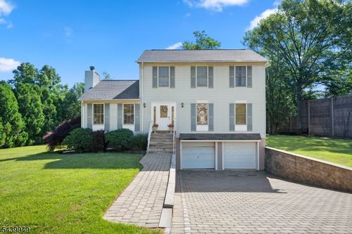 32 Montville Ave, Montville, NJ, 07045-9401 | Card Image