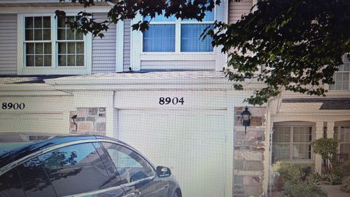 8904-8904 W Heathwood Cir, Niles, IL, 60714-5818 | Card Image