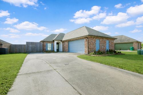 123 Lake Maclaine Ave, Thibodaux, LA, 70301-1631 | Card Image