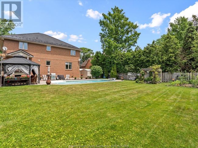 315 Majestic Dr, House other with 4 bedrooms, 4 bathrooms and null parking in Tecumseh ON | Image 39