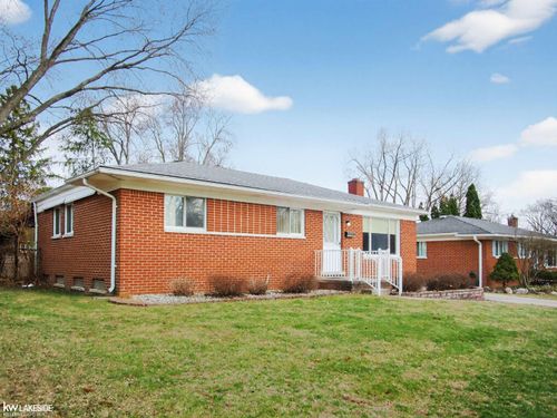 23268 Cora Ave, Farmington Hills, MI, 48336-3304 | Card Image