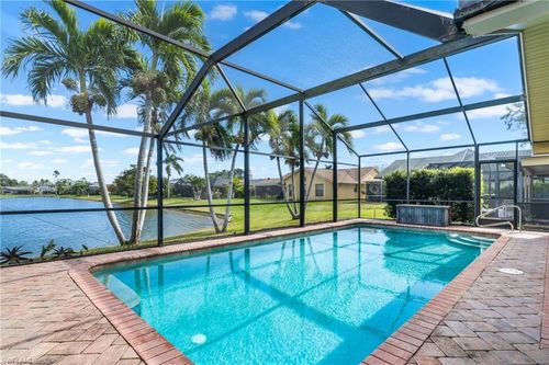 10570 Regent Cir, NAPLES, FL, 34109-1572 | Card Image