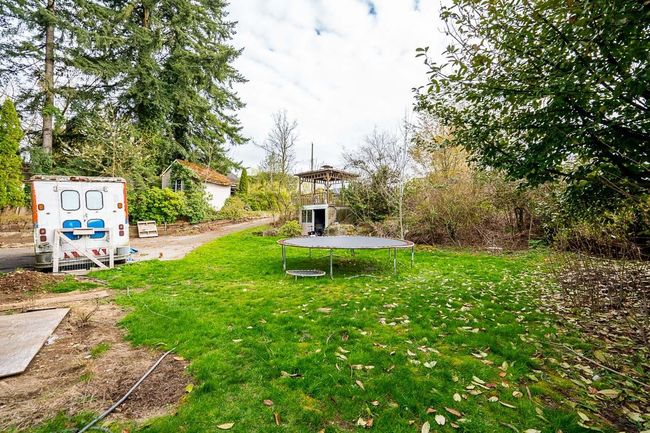 23818 Fraser Highway, House other with 5 bedrooms, 2 bathrooms and 4 parking in Langley BC | Image 7