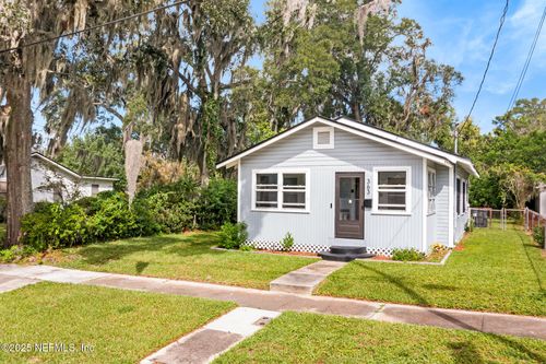 363 W 63rd St, JACKSONVILLE, FL, 32208-3916 | Card Image