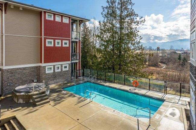 204 - 2238 Whatcom Road, Condo with 2 bedrooms, 2 bathrooms and 2 parking in Abbotsford BC | Image 34